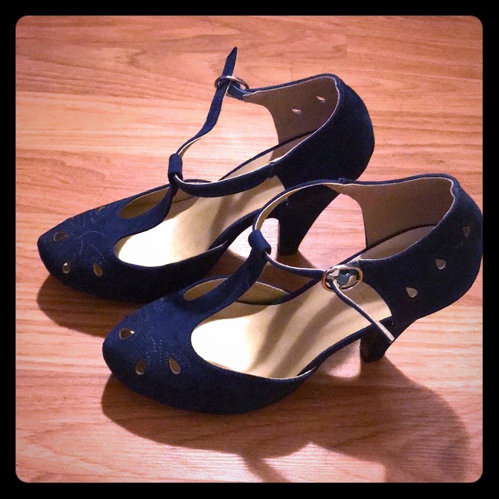ModCloth Graham Street Show Co blue suede heels 7